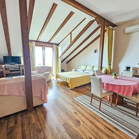Lucic-5 By Interhome Apartmán